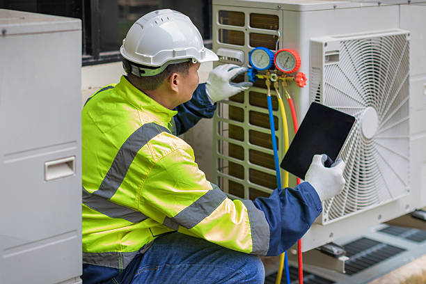 Professional Hvac technician working in Hines, OR